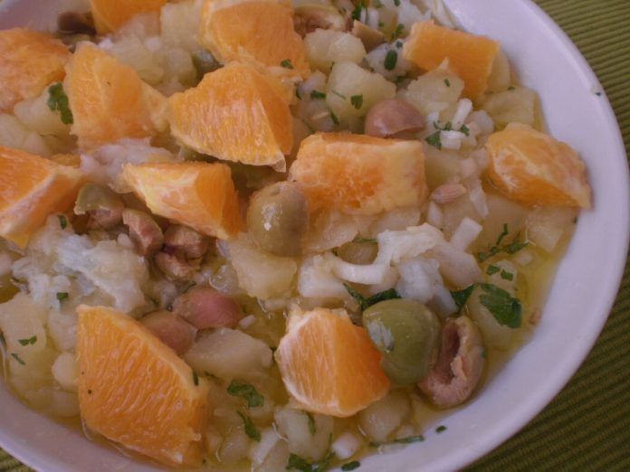 ensalailla-malaguenna-de-bacalao-con-naranjas