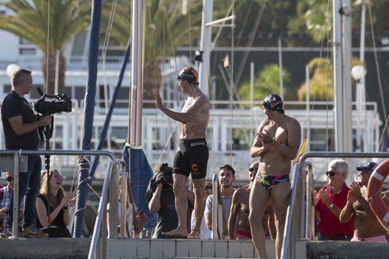 Christian Jongeneel, primer deportista en nadar sin neopreno de Tenerife a Gran Canaria
