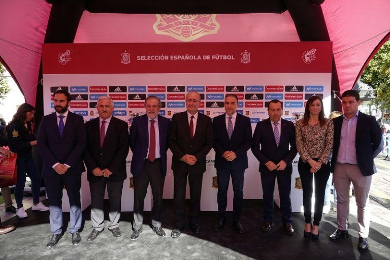 La Plaza de la Constitución instala una Fan Zone para los aficionados al fútbol con motivo del partido España-Costa Rica