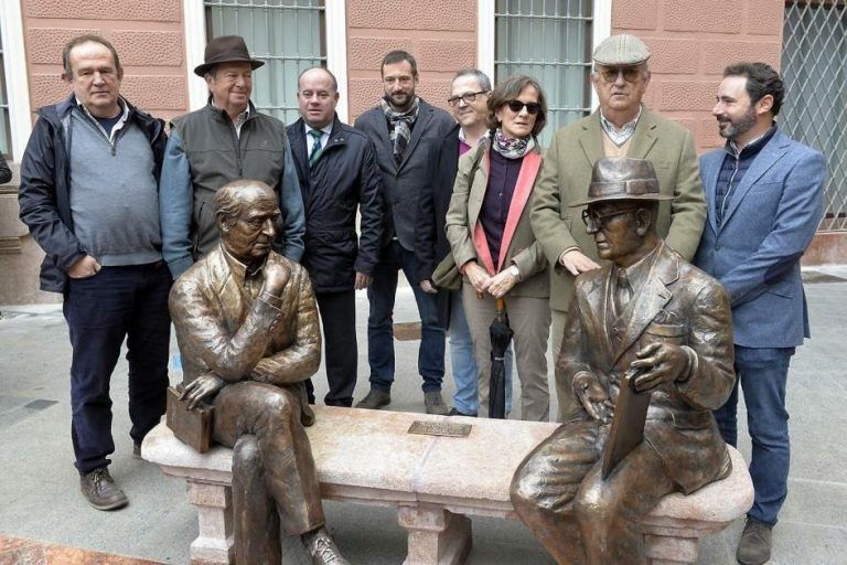 Antequera homenajea a dos de sus hijos más ilustres del siglo XX con un conjunto escultórico
