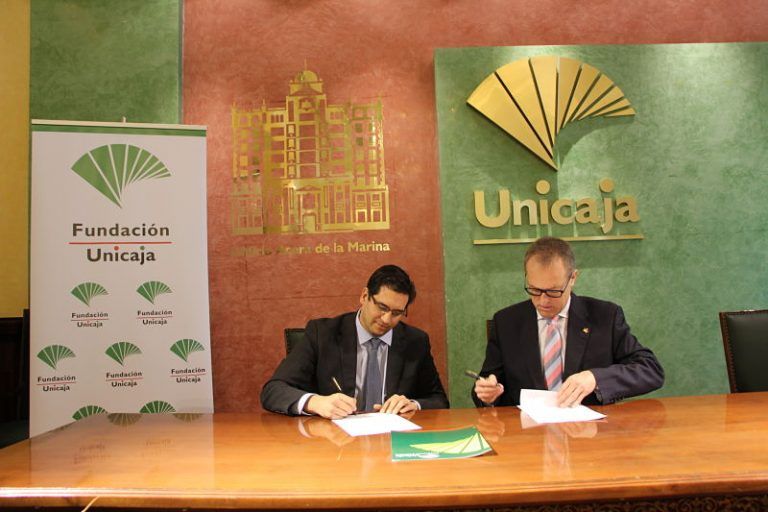 Álora firma un convenio de colaboración con la Fundación Unicaja para ampliar la oferta cultural del municipio