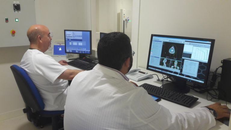 Los hospitales públicos de Málaga atienden casi 85.000 consultas de oncología y radioterapia al año