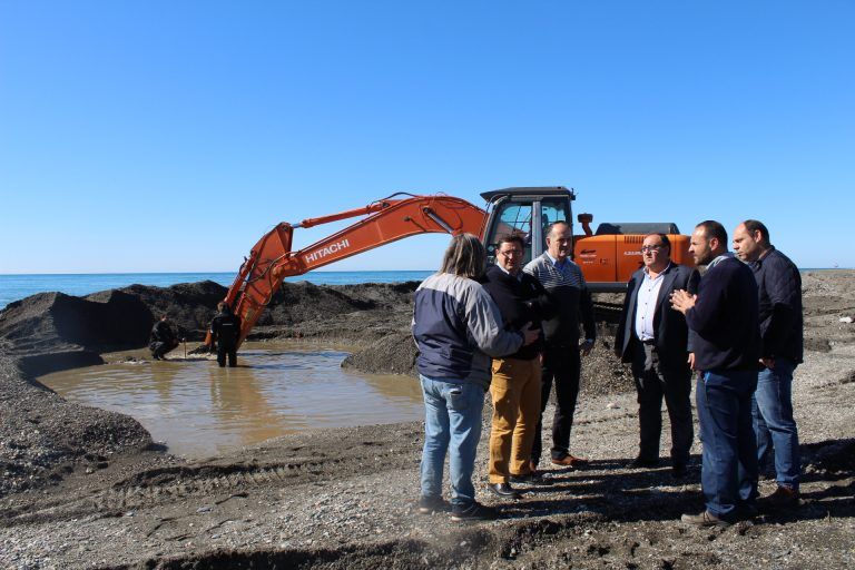 Axaragua repara el emisario submarino de Torre del Mar tras la avería producida por el último temporal