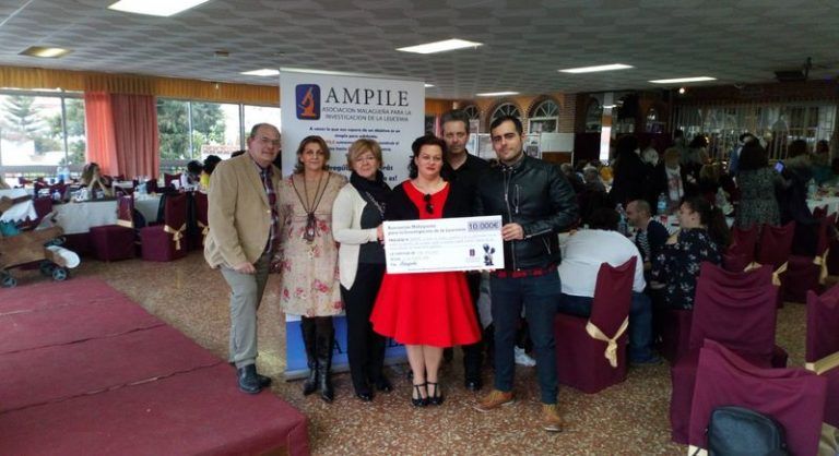 La Asociación para la Investigación de la Leucemia AMPILE dona 10.000 euros para la investigación en Málaga
