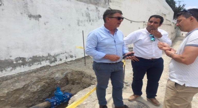 Diputación invierte 150.000 euros en mejorar el abastecimiento de agua en Arenas, Canillas de Albaida y Sayalonga