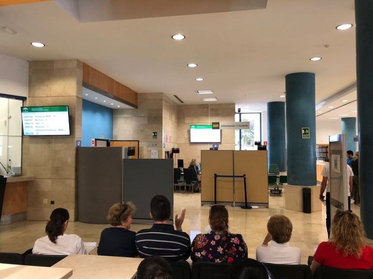 La Junta estrena en Málaga un sistema de cita previa para la atención a la ciudadanía en sus trámites con Hacienda