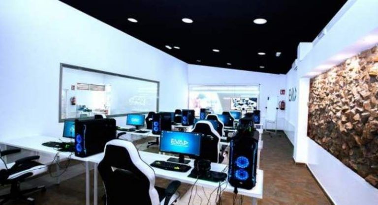 La escuela malagueña de formación en videojuegos EVAD, primer centro formativo de PlayStation en Andalucía