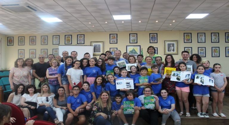 La Costa del Sol Axarquía se promocionará en las ferias turísticas con una guía elaborada por escolares