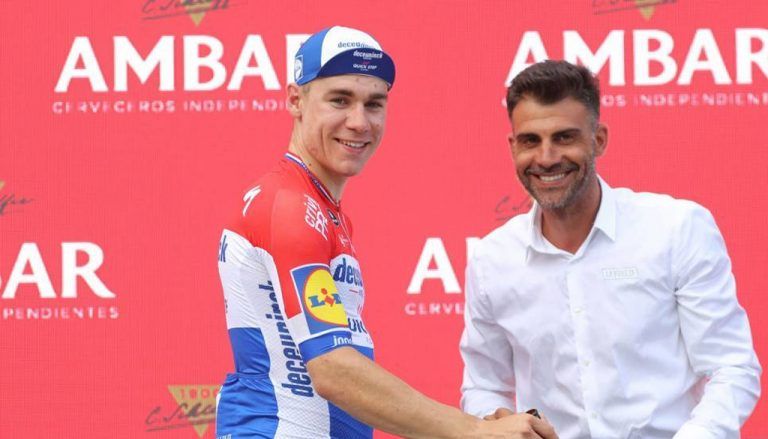La Vuelta: Jakobsen se estrena en El Puig