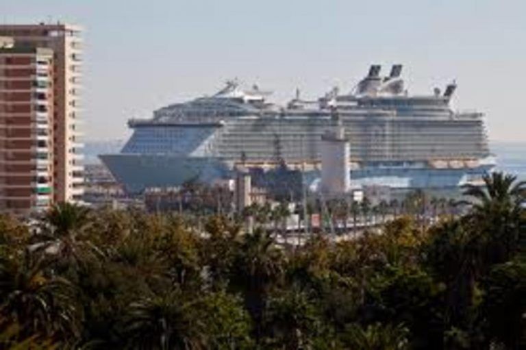 Málaga espera a 15.000 visitantes a bordo de siete cruceros durante la Feria