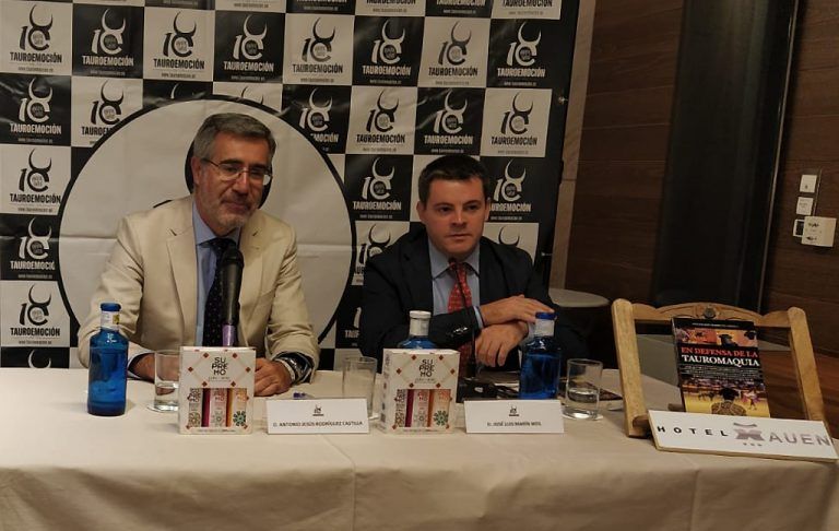 Presentado el libro «En defensa de la tauromaquia», obra del magistrado cordobés Antonio Jesús Rodríguez