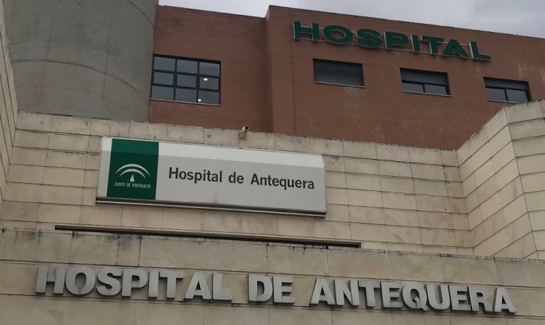 Cuatro mujeres resultaron heridas al colisionar dos vehículos en Antequera