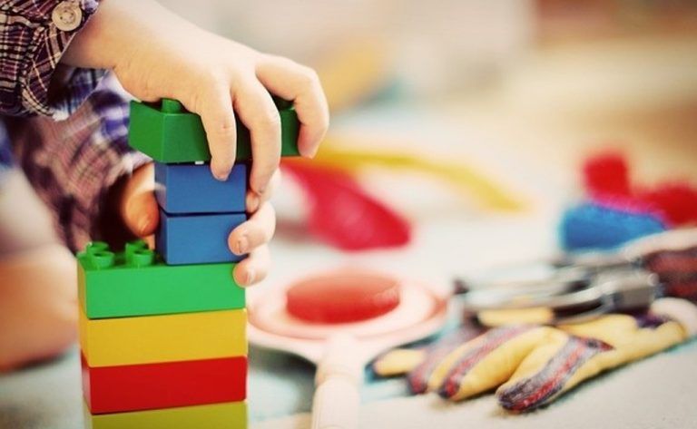 Más de 153.000 alumnos de Infantil, Primaria y Educación Especial comienzan mañana el curso en Málaga