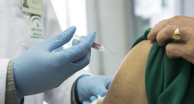 La campaña de la vacuna de la gripe arranca el 28 de octubre en Andalucía