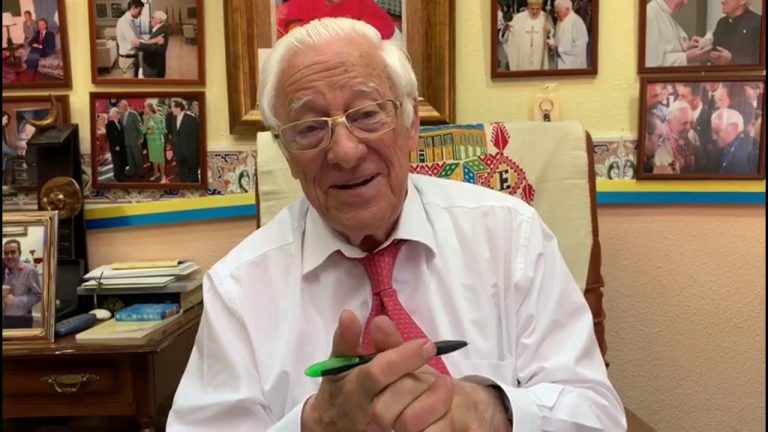 (Vídeo) El ‘Padre Ángel’ un gran «vespero»