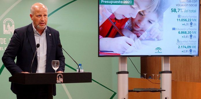 El consejero Javier Imbroda en rueda de prensa hoy (Comunicación Junta de Andalucía)