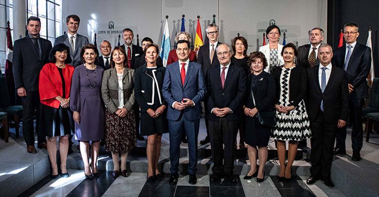 Moreno se reúne con los embajadores de la Unión Europea en España