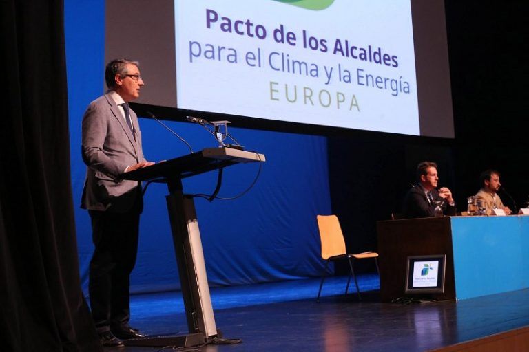 Salado resalta el compromiso de la Diputación para luchar contra el cambio climático