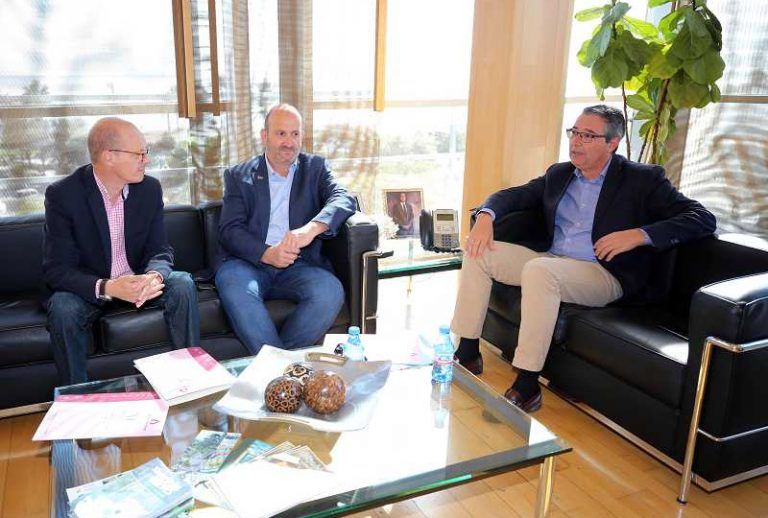 Salado se reúne con los alcaldes de Alozaina, Benalauría, Cañete la Real y Yunquera