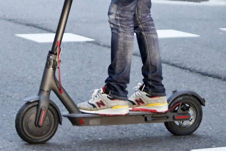 Francia primer país europeo en regular el uso de los patinetes eléctricos