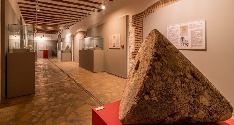 Arqueológico de Frigiliana y Fundación Cueva de Nerja firman un convenio de colaboración
