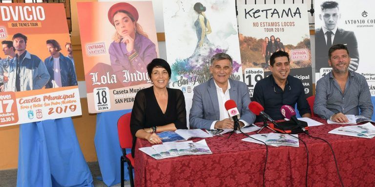Lola Índigo, Dvicio y Ketama, en la Feria de San Pedro Alcantara
