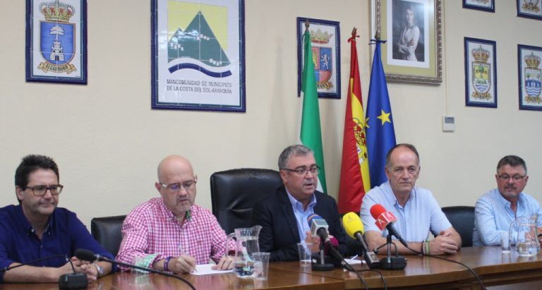 Recogidas del litoral de la Axarquía 54 toneladas de plásticos, ramas y maderas