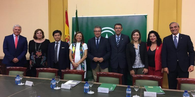 Una delegación de la FAO visita el SIPAM ‘Uva Pasa de Málaga en la Axarquía’