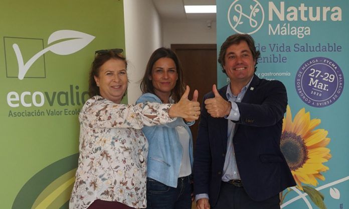 Yolanda de Aguilar, Paula Morales y Álvaro Barrera. Firma convenio Natura-Ecovalia
