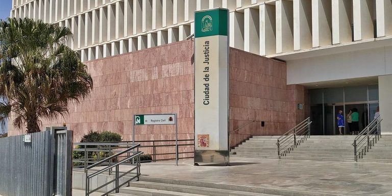 Confirman la condena a tres personas por tener a más de 100 perros en estado «deplorable» en Rincón de la Victoria