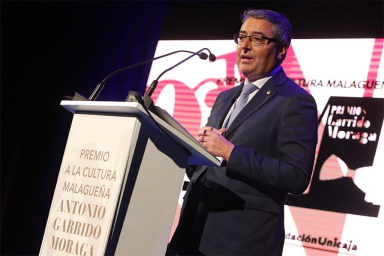 La biblioteca pública de Archidona recoge el II Premio a la Cultura Malagueña Antonio Garrido Moraga