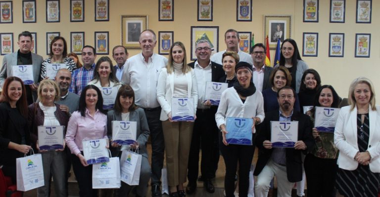 31 empresas y servicios públicos renuevan los certificados de calidad SICTED del destino Axarquía Costa del Sol