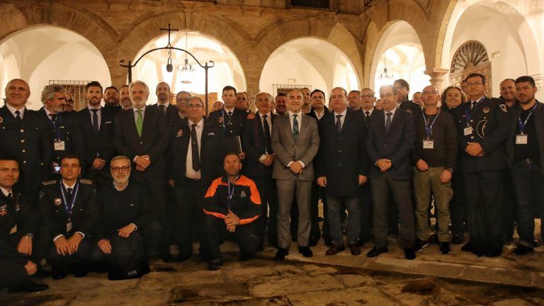 Bendodo anuncia un decreto pionero en España para regular el Sistema Local de Protección Civil y mejorar la respuesta en emergencias