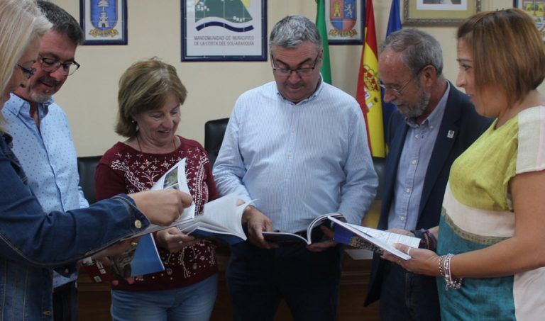 La Mancomunidad Axarquía y la Fundación Cueva de Nerja financian un libro sobre la geología de la comarca
