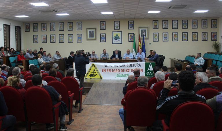 Concentración de agricultores en la Mancomunidad de la Axarquía Concentración de agricultores en la Mancomunidad de la Axarquía