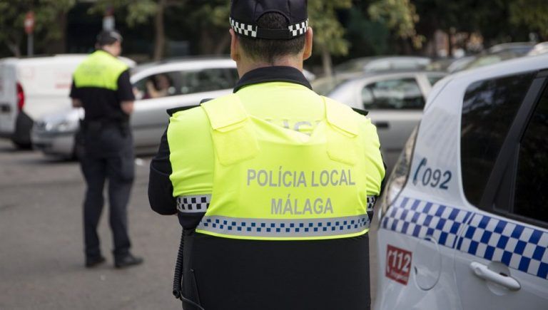 Dos detenidos por robar a palos a un frutero en Málaga