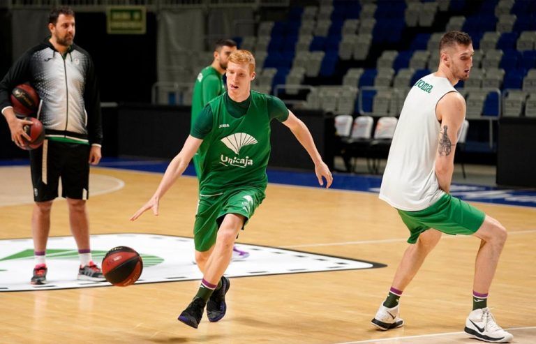 Entrenamiento casi sin pívots antes de recibir al Casademont Zaragoza
