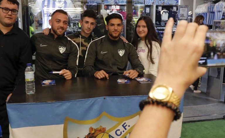 (Vídeo) Espectacular acogida a Keidi y Antoñín en el CC Vialia