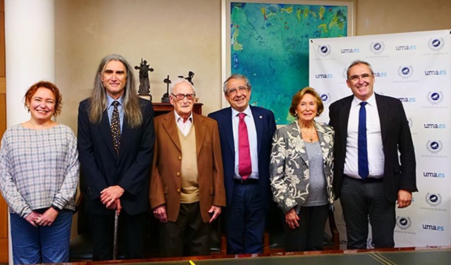 Foto de familia de la presentación (UMA)