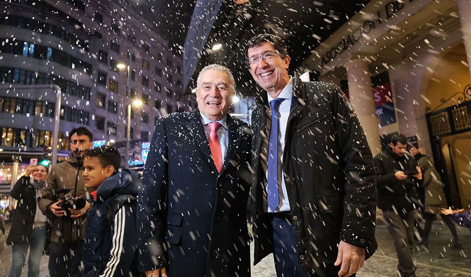 Juan Marín junto al secretario general de Turismo, Manuel Muñoz, promocionando en Madrid el destino turístico navideño andaluz (Junta de Andalucía)