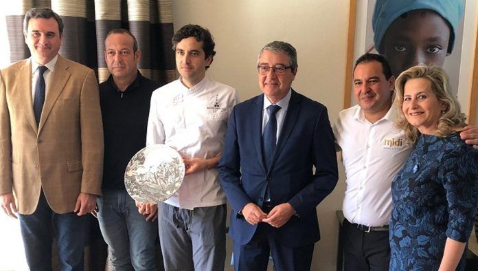 Momento de la entrega del premio (Diputación de Málaga)
