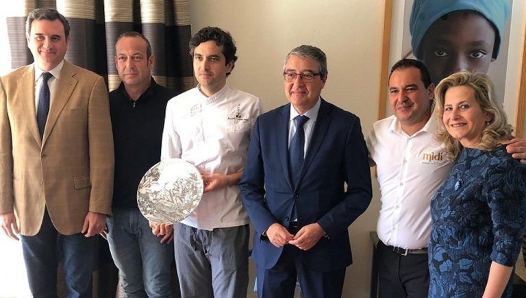 Salado destaca el compromiso de El Lago de Marbella con los productores de la provincia