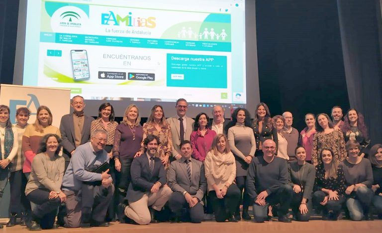 La Consejería de Salud y Familias presenta en Málaga la nueva Web y la APP ‘Familias’