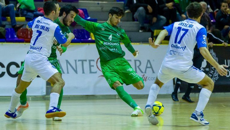 Demasiado castigo para el BeSoccer UMA Antequera, en el último partido del año (2-4)