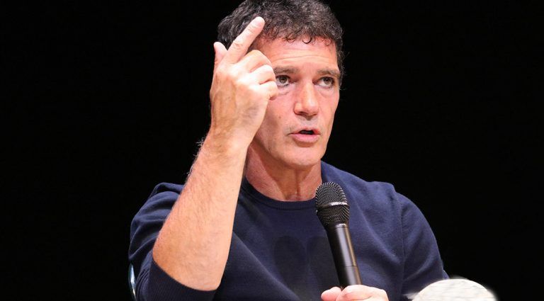 Antonio Banderas finalizará su papel en el musical A Chorus Line, a finales de mes