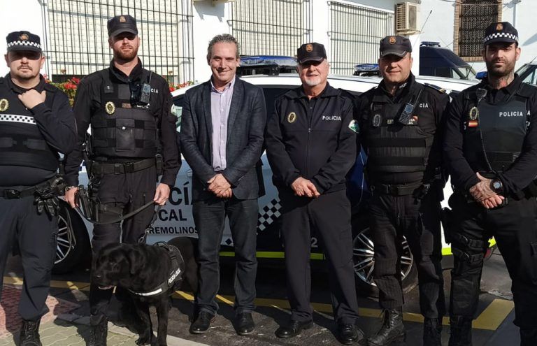 La Policía Local de Torremolinos evita el suicidio de un joven