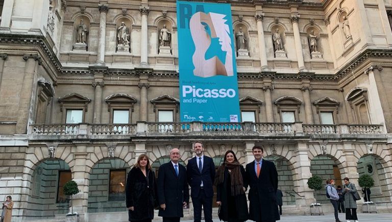 Acto institucional en la Royal Academy of Arts de Londres