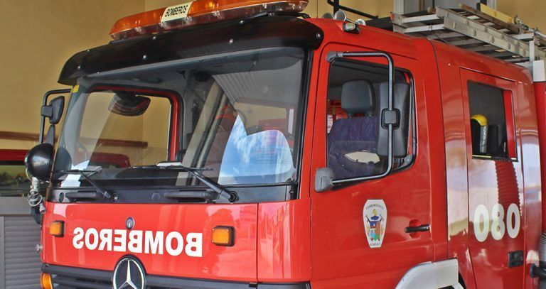 Desalojado en Nerja un edificio durante la intervención de los Bomberos