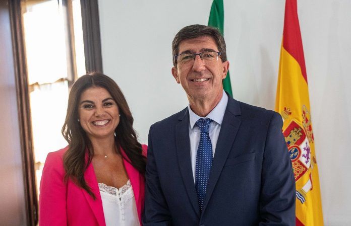 Nuria Rodríguez y Juan Marín (Junta de Andalucía)