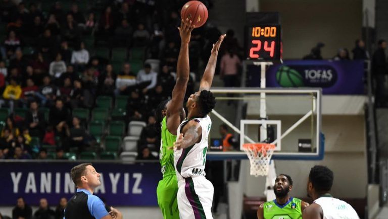 Tofas Bursa se llevó un ajustado partido resuelto por detalles (84-82)